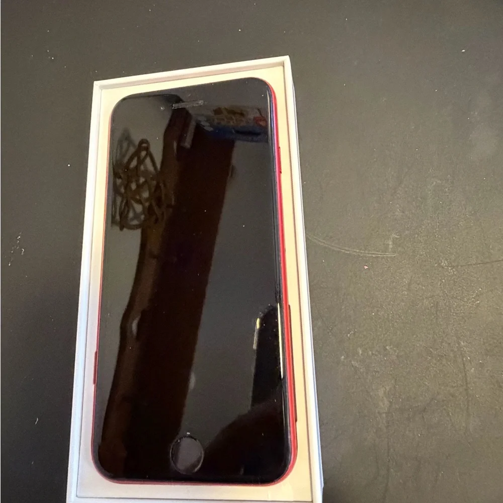 Apple Red iPhone SE 64 GB